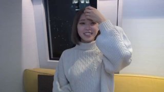 寂寞巨乳小姐姐叫客房服務