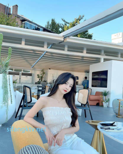 【2023-08-17】Shanyue with a beautiful figure.m4v
